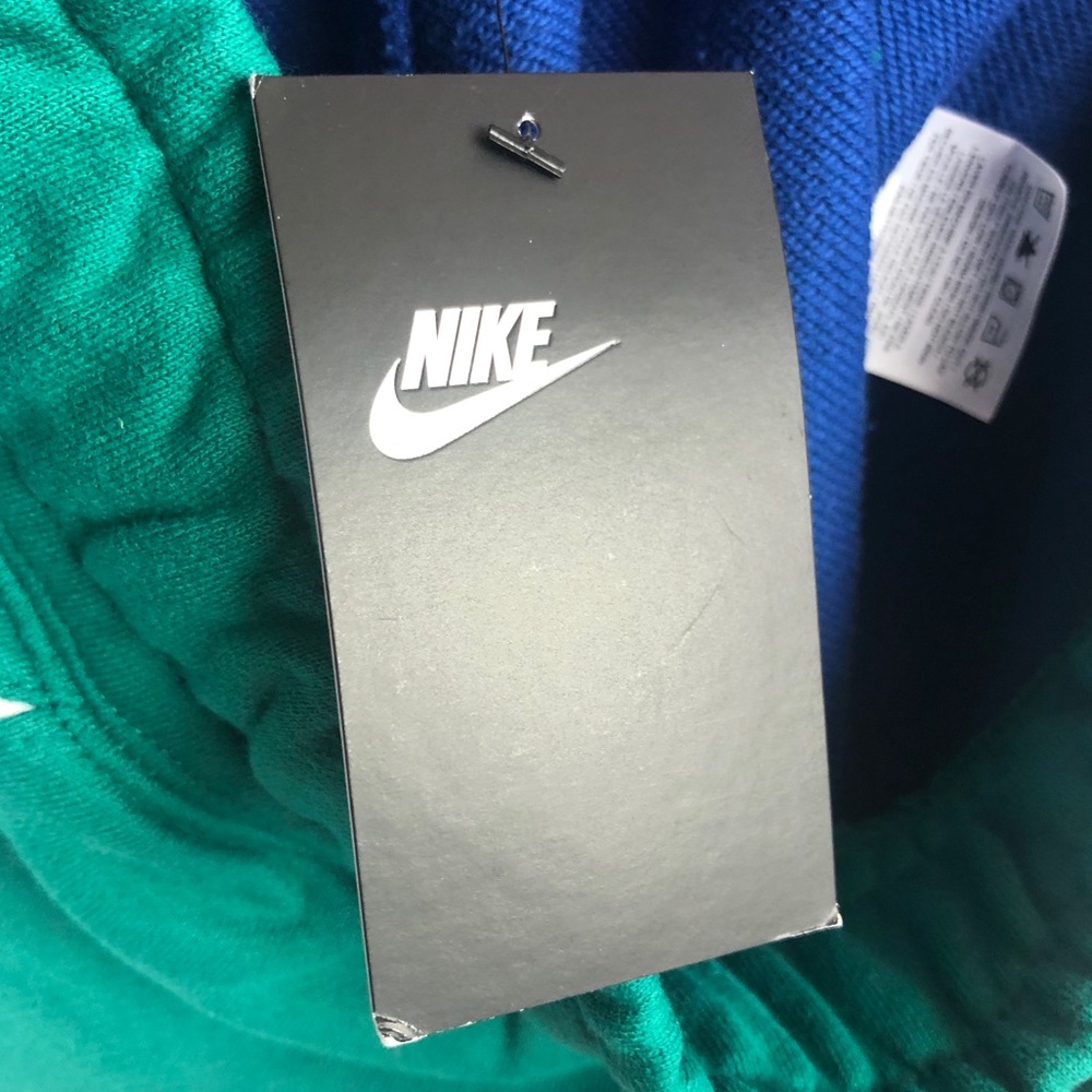 Nike Sportswear HBR Big Swoosh Fleece Shorts - Picture 13 of 13